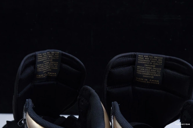 HYPE RETRO JORDAN AIR HIGH (2020) BLACK 1 GOLD 555088-032 METALLIC 0730